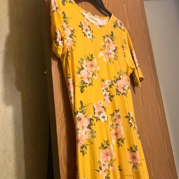 Brand new midi dress - Picture 2 of 5